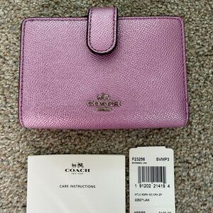COACH Metallic Crossgrain Leather Medium Bifold Wallet F23256 pink